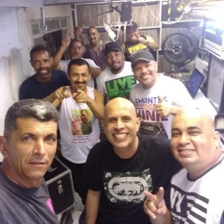 DIA DE FESTA NO ESTUDIO DO PORÃO